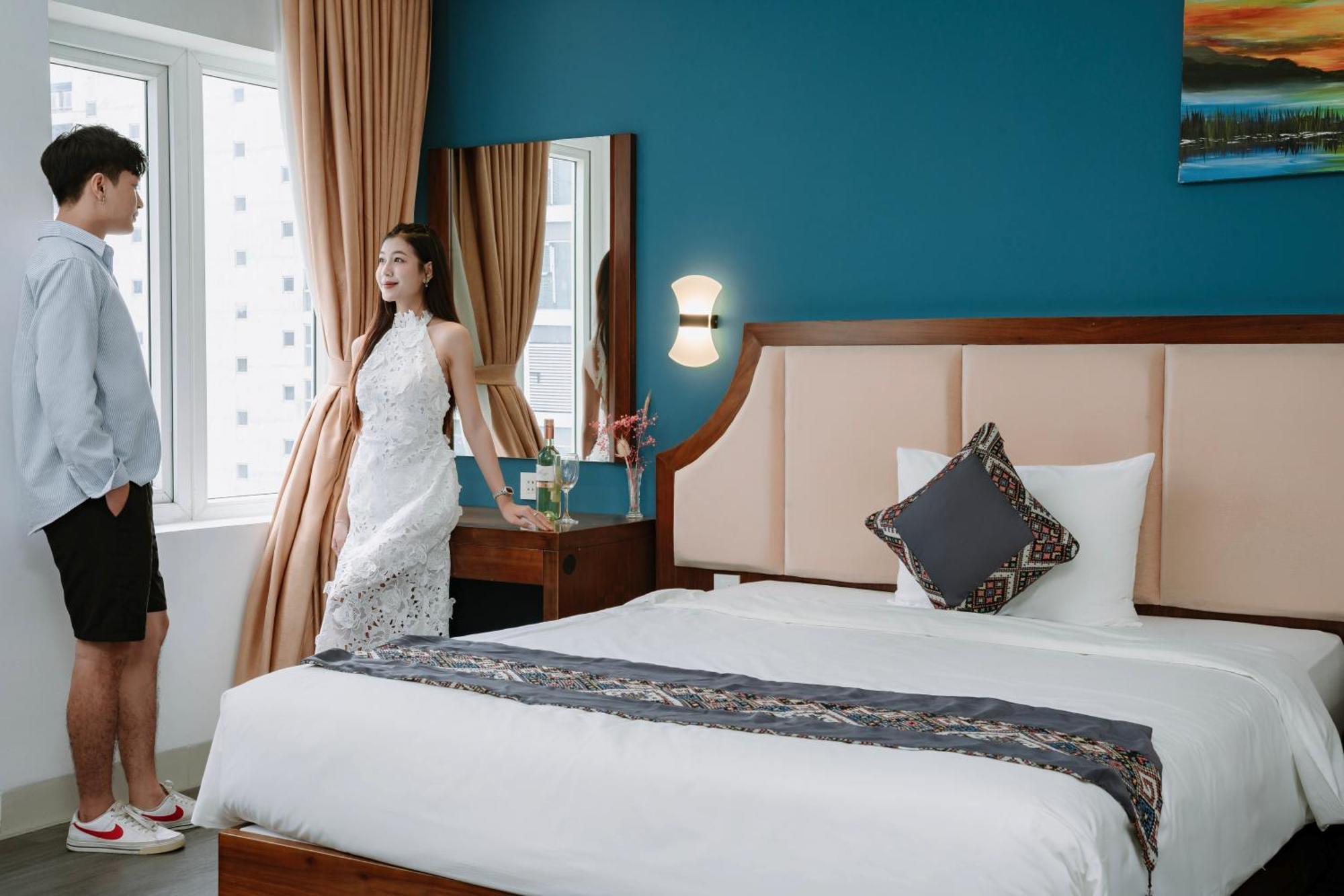 Khách sạn Tgt 4*